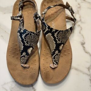 Vionic Snake-Print Thong Sandals in Black and Tan